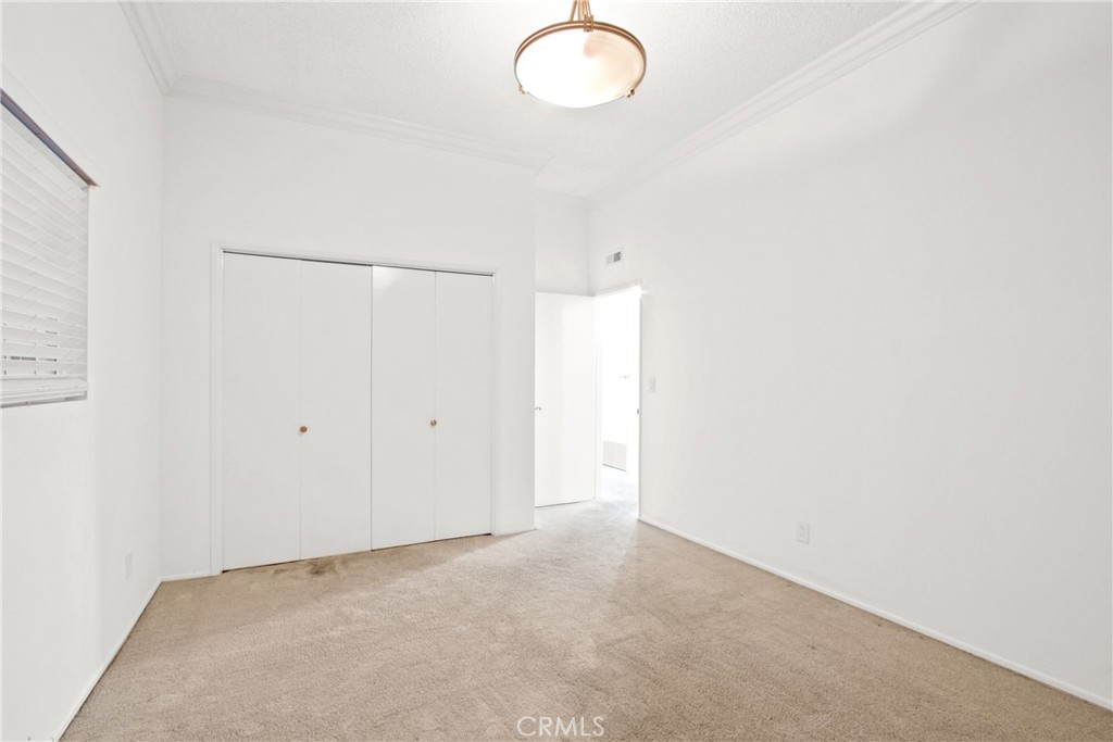 1529 Steinhart Avenue