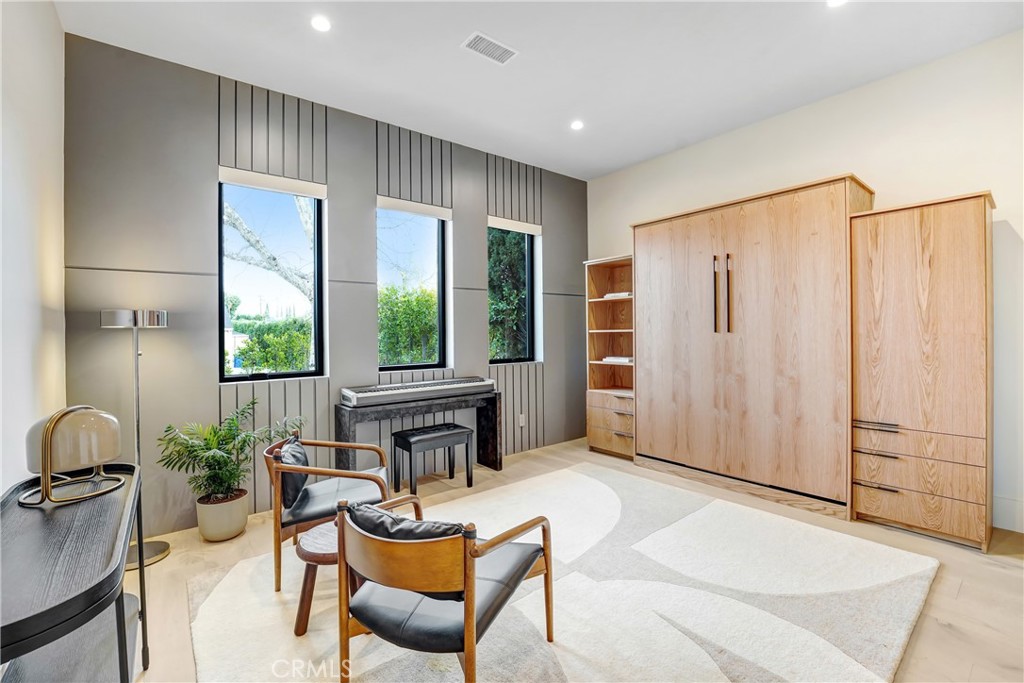 4949 Petit Avenue