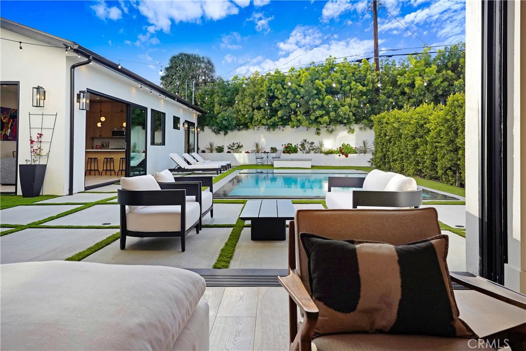 4949 Petit Avenue