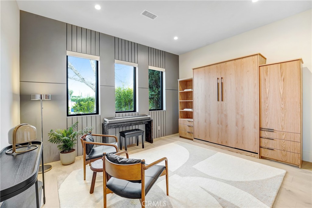 4949 Petit Avenue