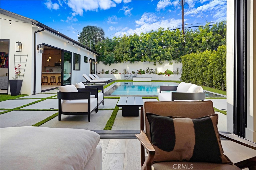 4949 Petit Avenue