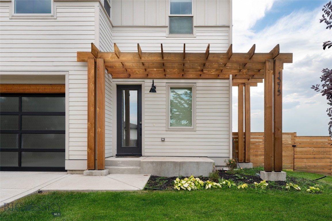1375 Advance Drive