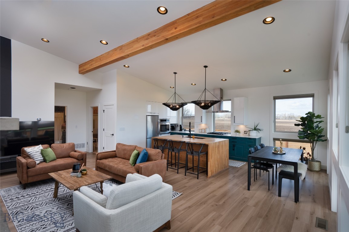 1375 Advance Drive