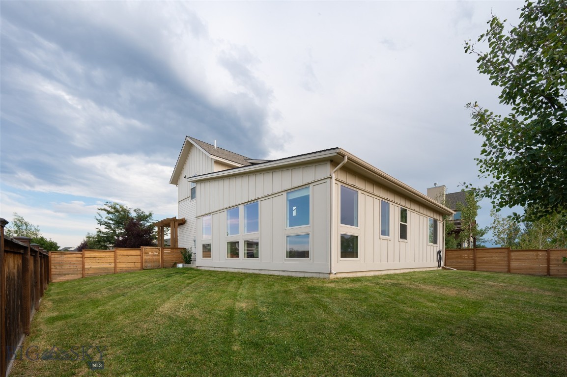 1375 Advance Drive