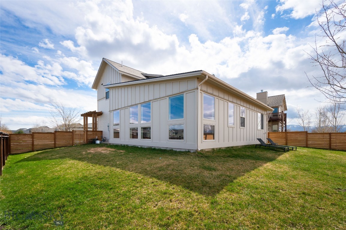 1375 Advance Drive