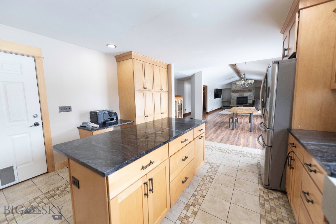 480 Prospector Trail