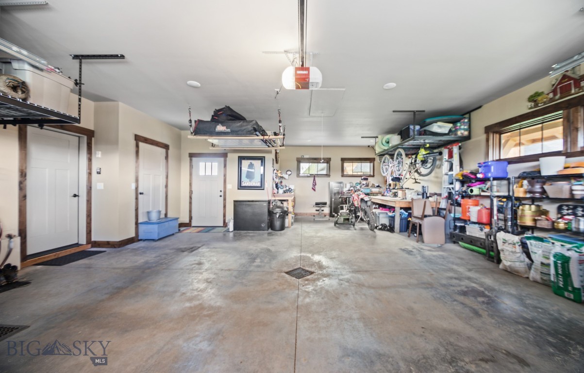 1023 Black Bull Trail