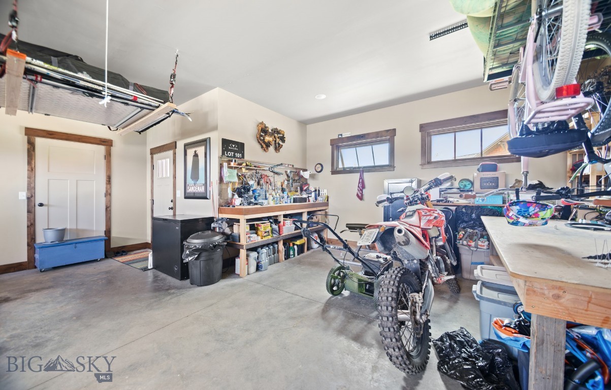 1023 Black Bull Trail