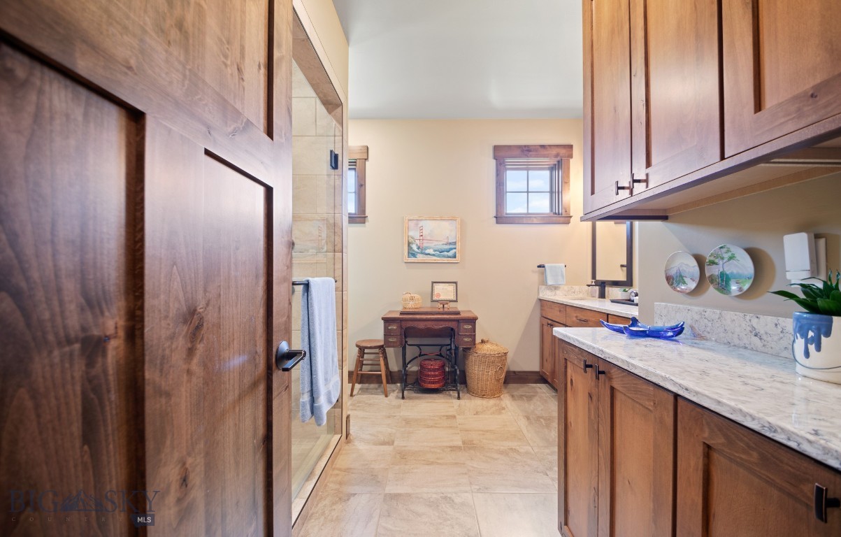 1023 Black Bull Trail