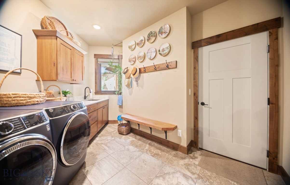 1023 Black Bull Trail