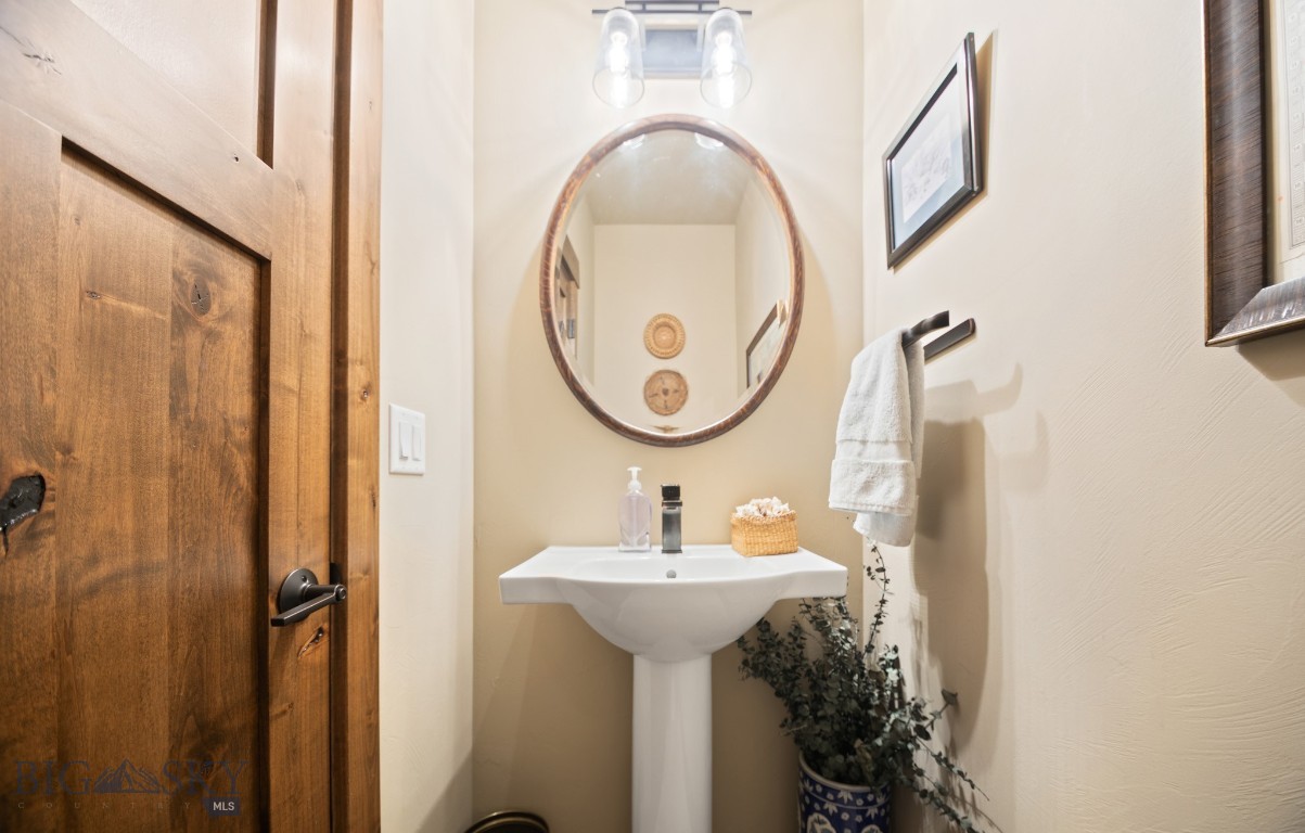 1023 Black Bull Trail