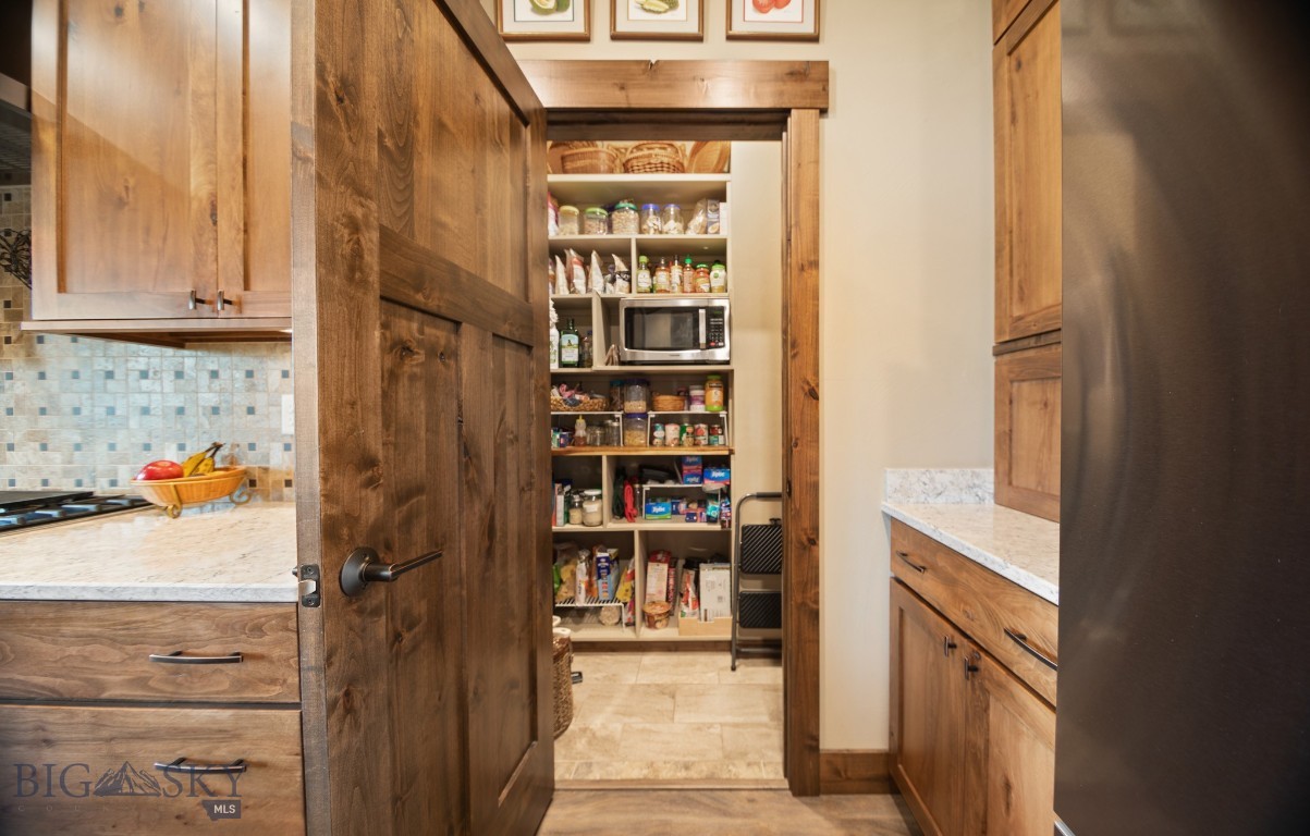 1023 Black Bull Trail