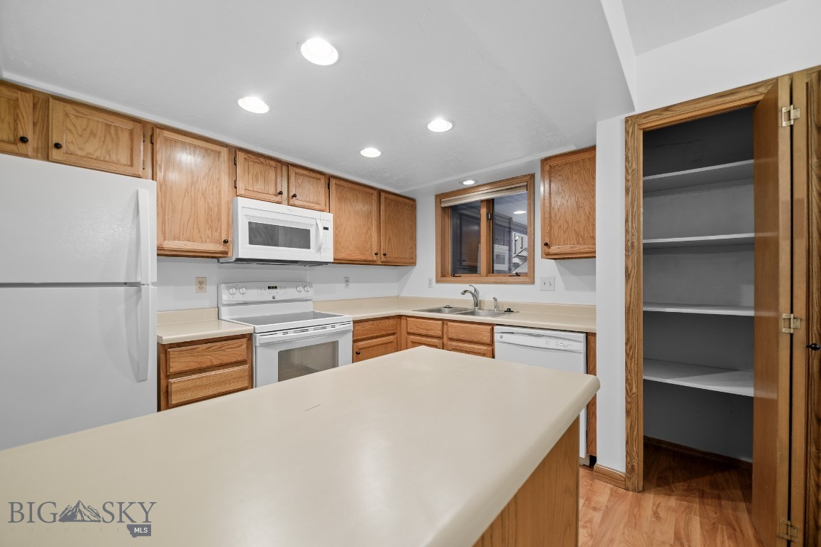 1703 W Olive Street 5