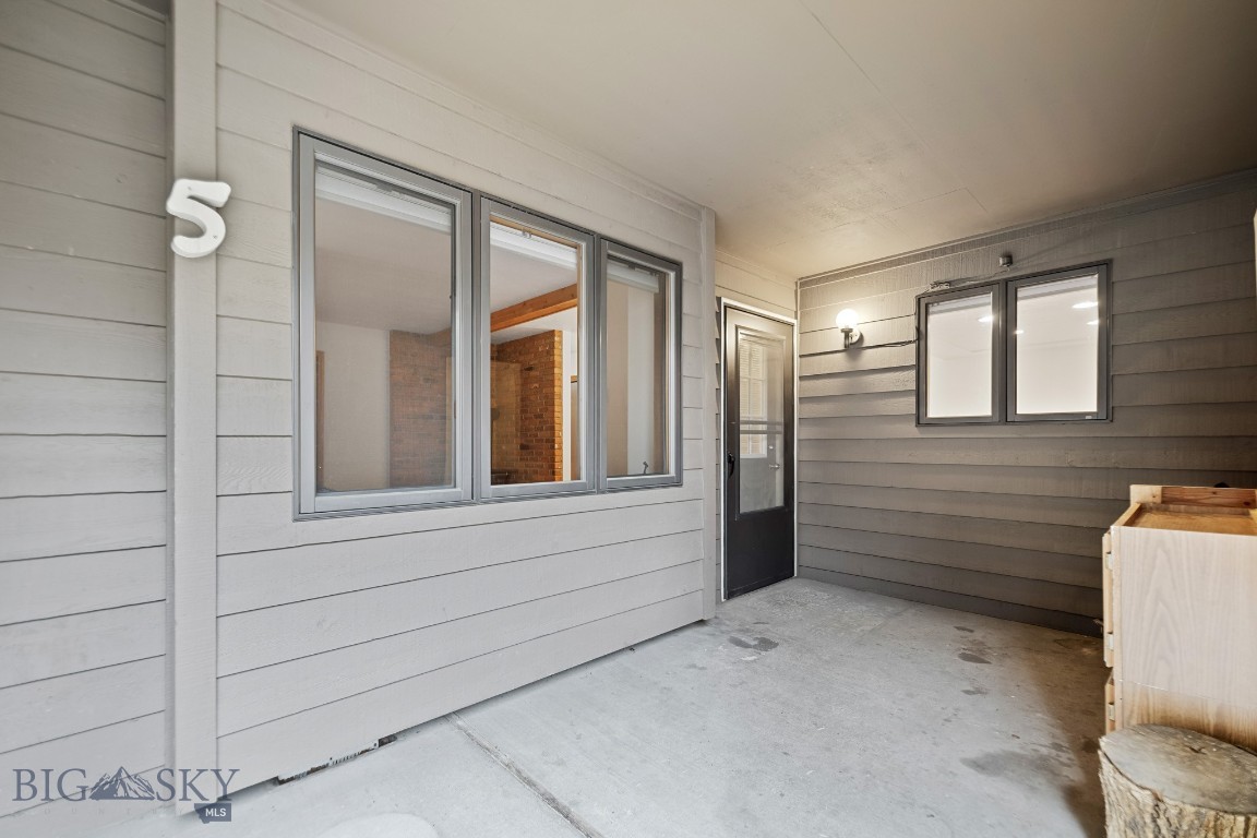 1703 W Olive Street 5