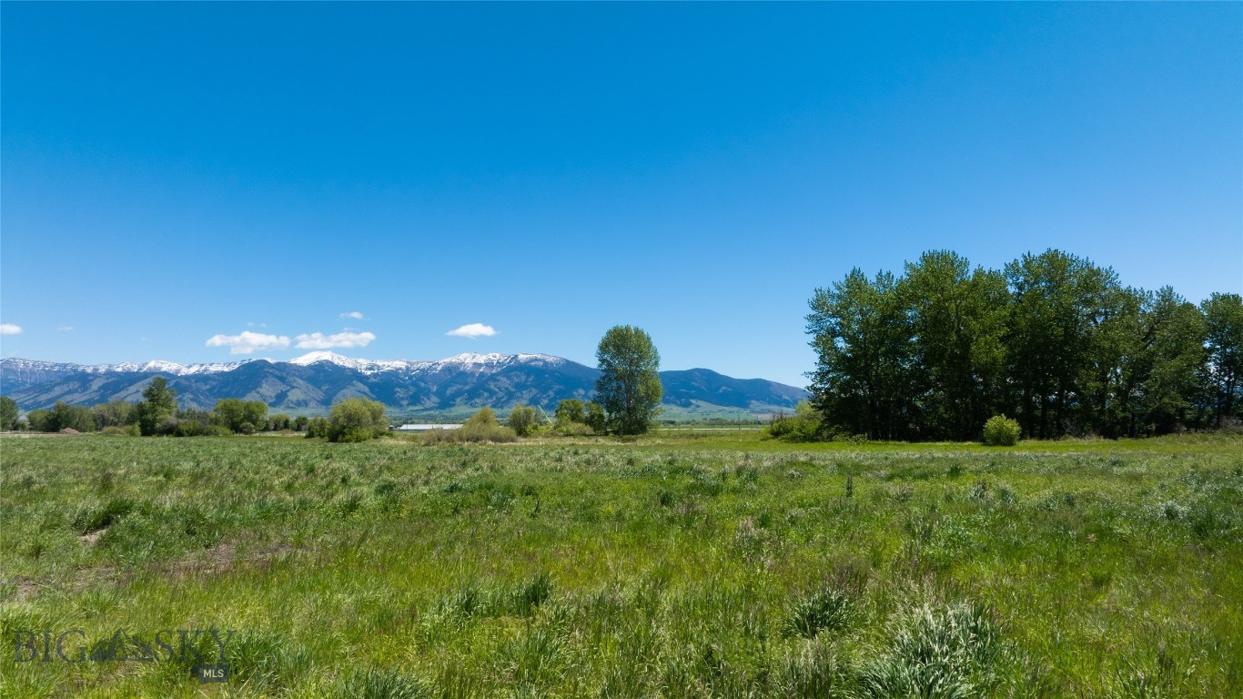 TBD E Riparian Way