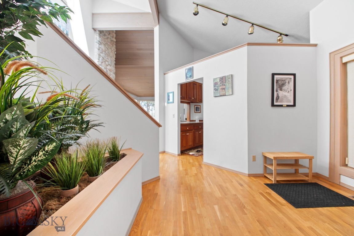 8A Gallatin Drive