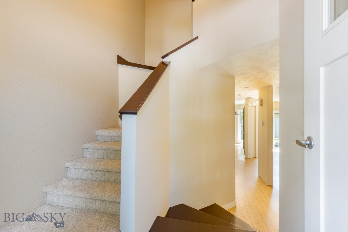 1725 W Koch Street 8