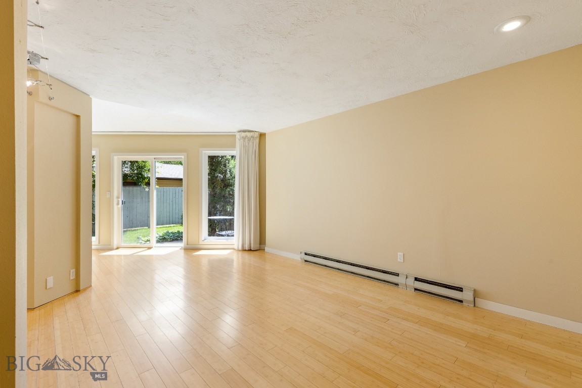 1725 W Koch Street 8