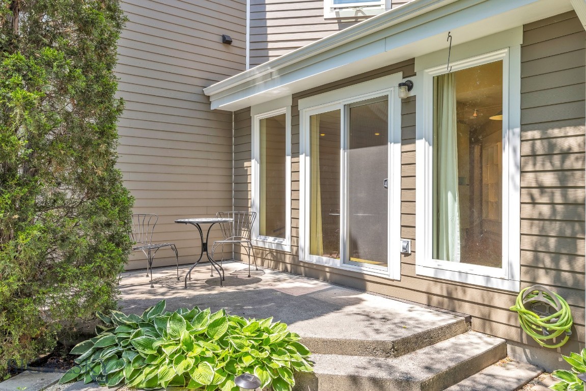 1725 W Koch Street 8