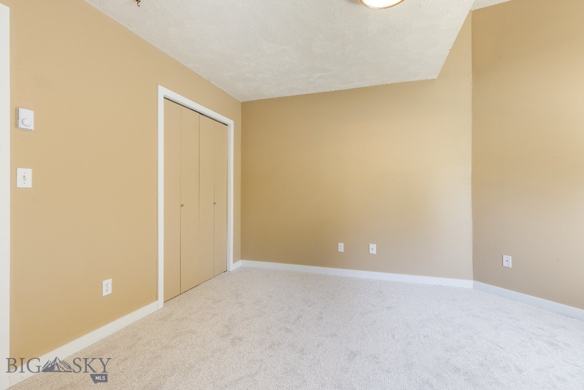 1725 W Koch Street 8