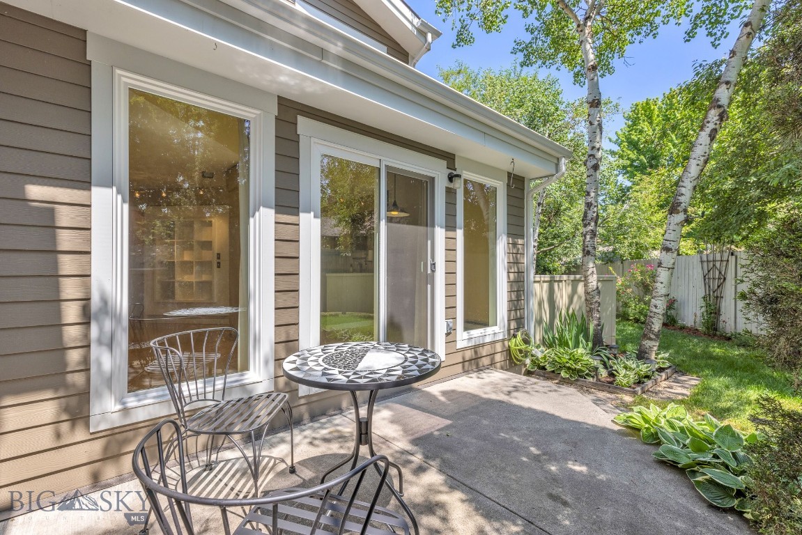 1725 W Koch Street 8