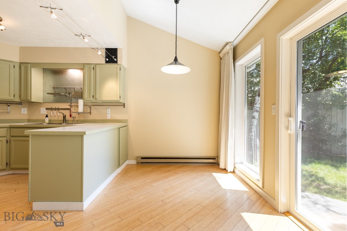 1725 W Koch Street 8