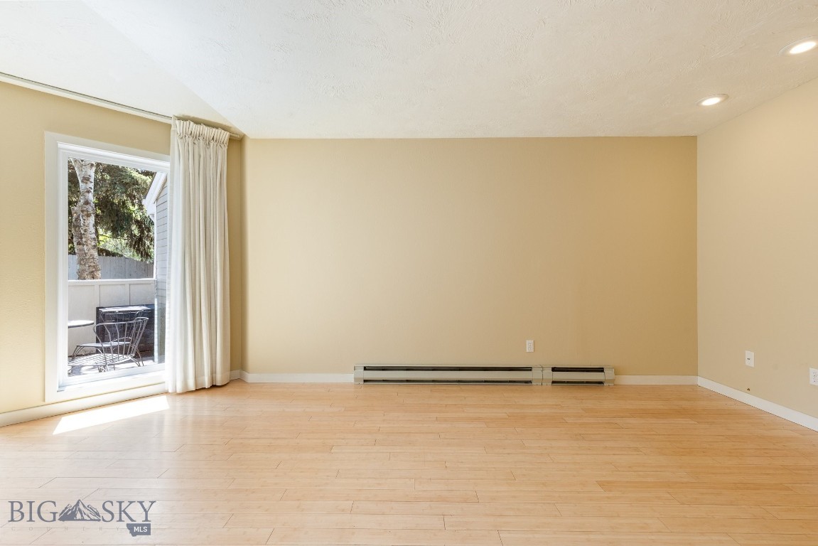 1725 W Koch Street 8