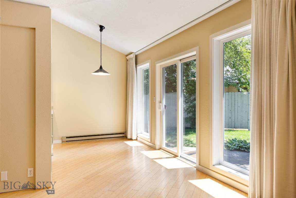 1725 W Koch Street 8