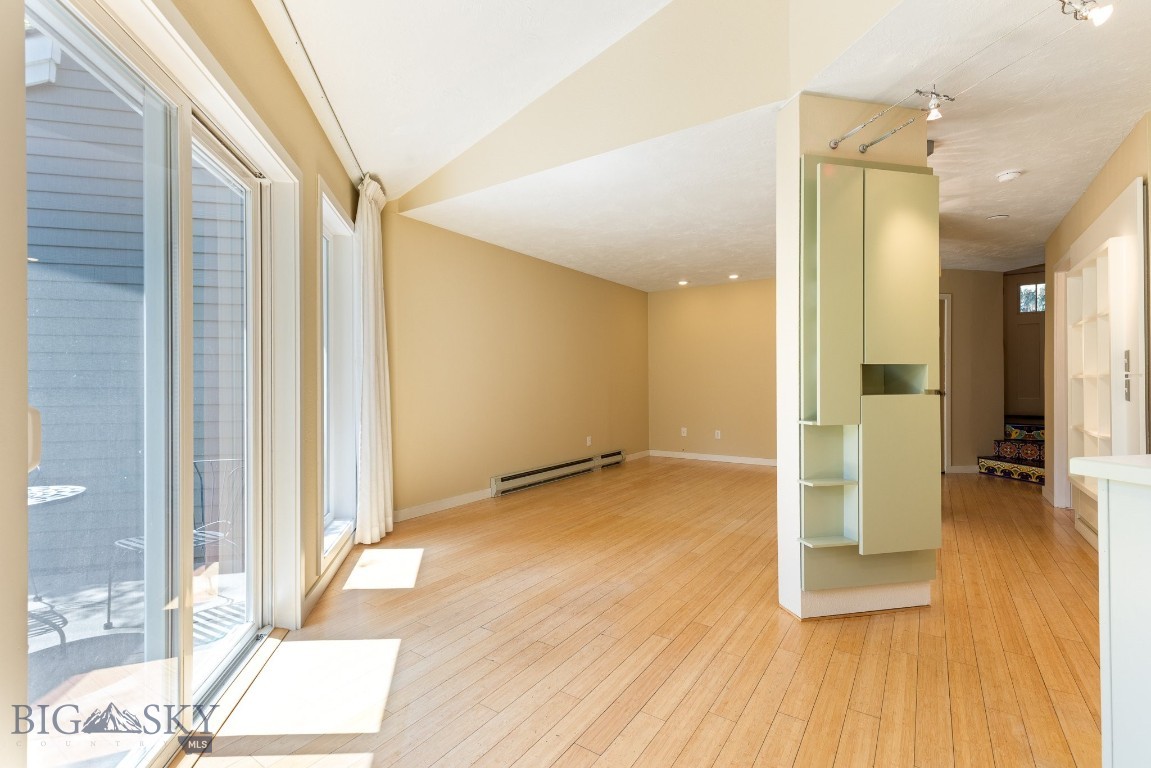 1725 W Koch Street 8