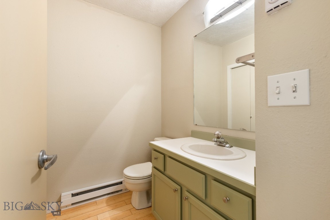 1725 W Koch Street 8