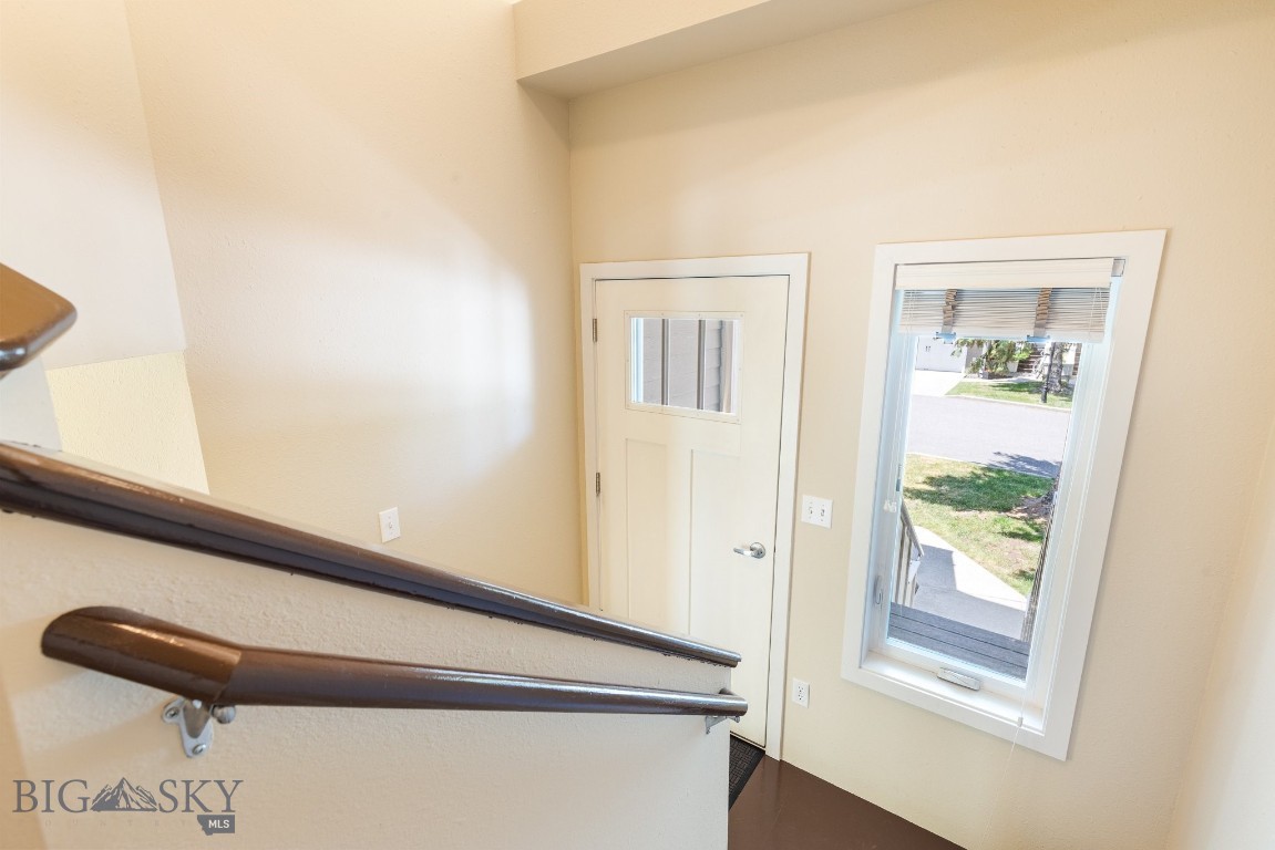 1725 W Koch Street 8