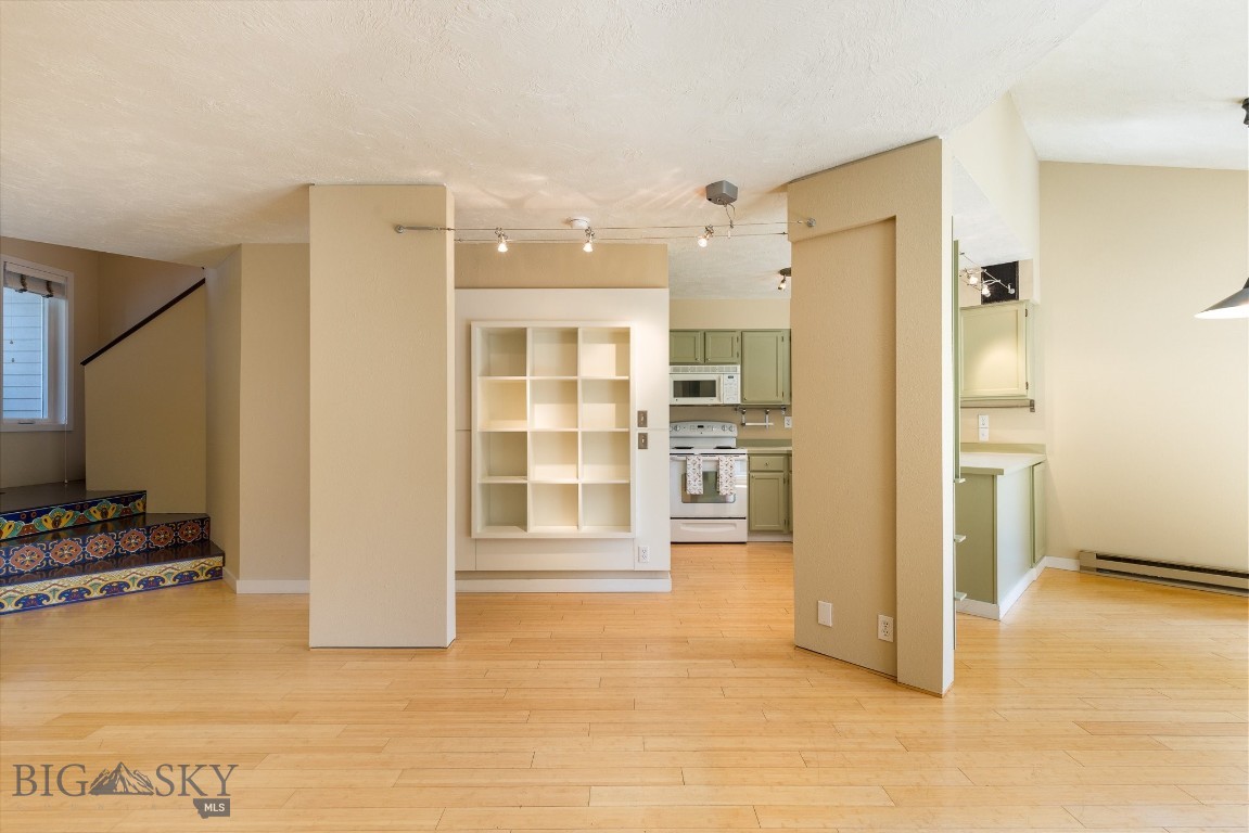 1725 W Koch Street 8