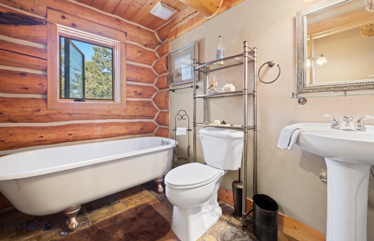 1062 Johnny Martinez Trail