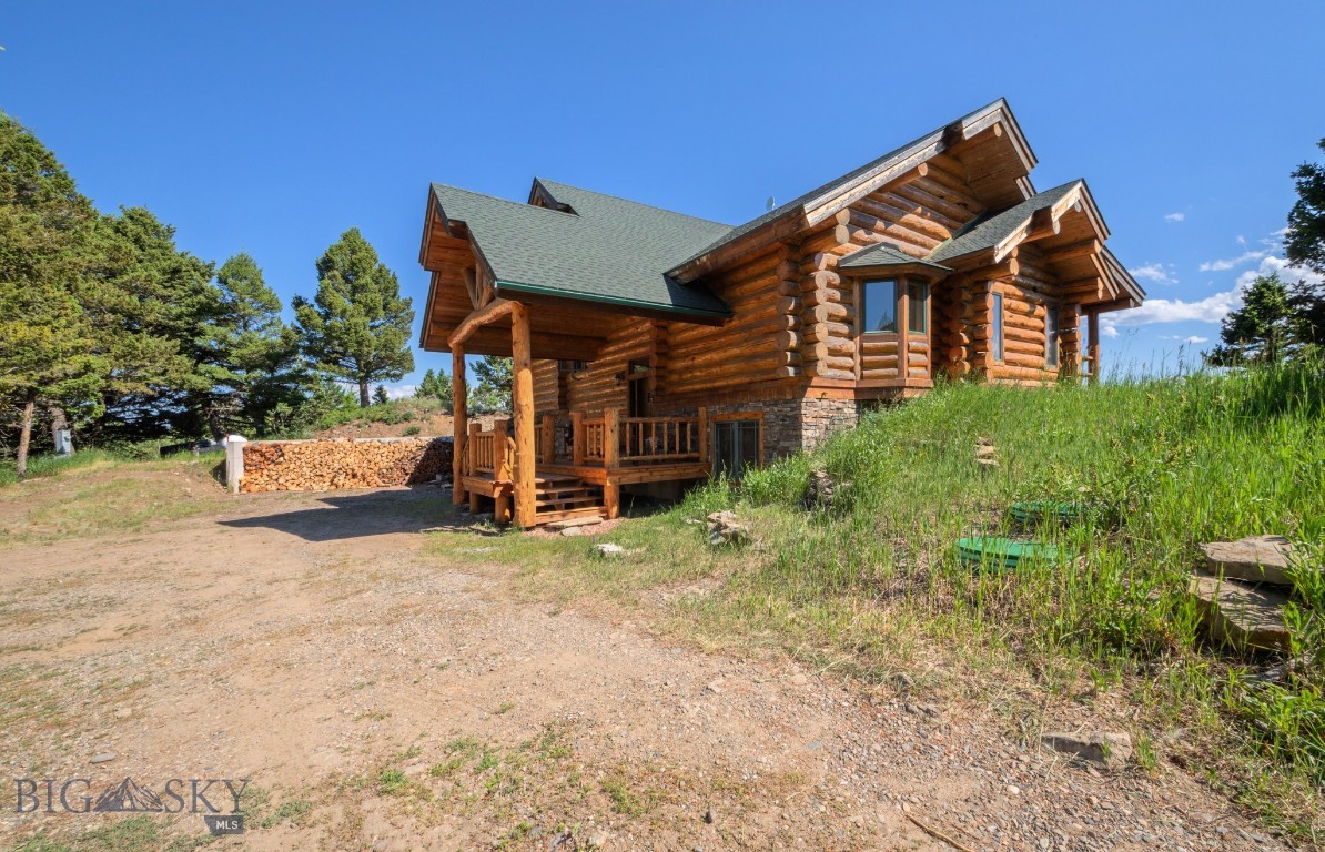 1062 Johnny Martinez Trail