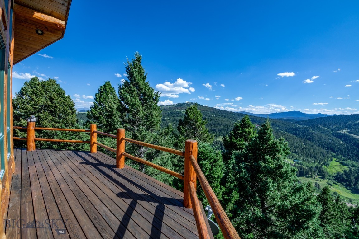 1062 Johnny Martinez Trail