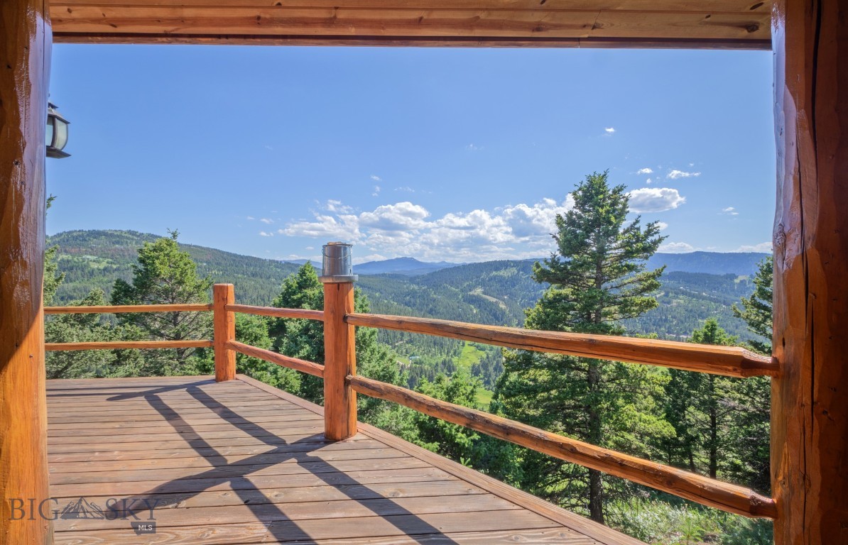 1062 Johnny Martinez Trail