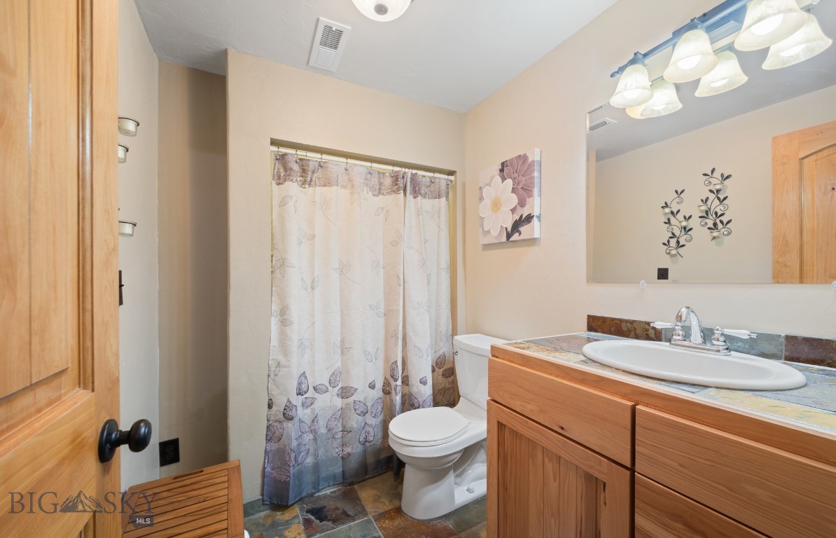 1062 Johnny Martinez Trail