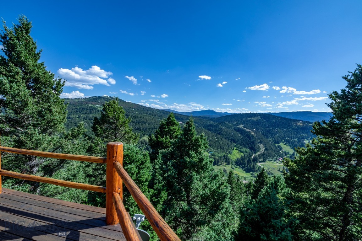 1062 Johnny Martinez Trail