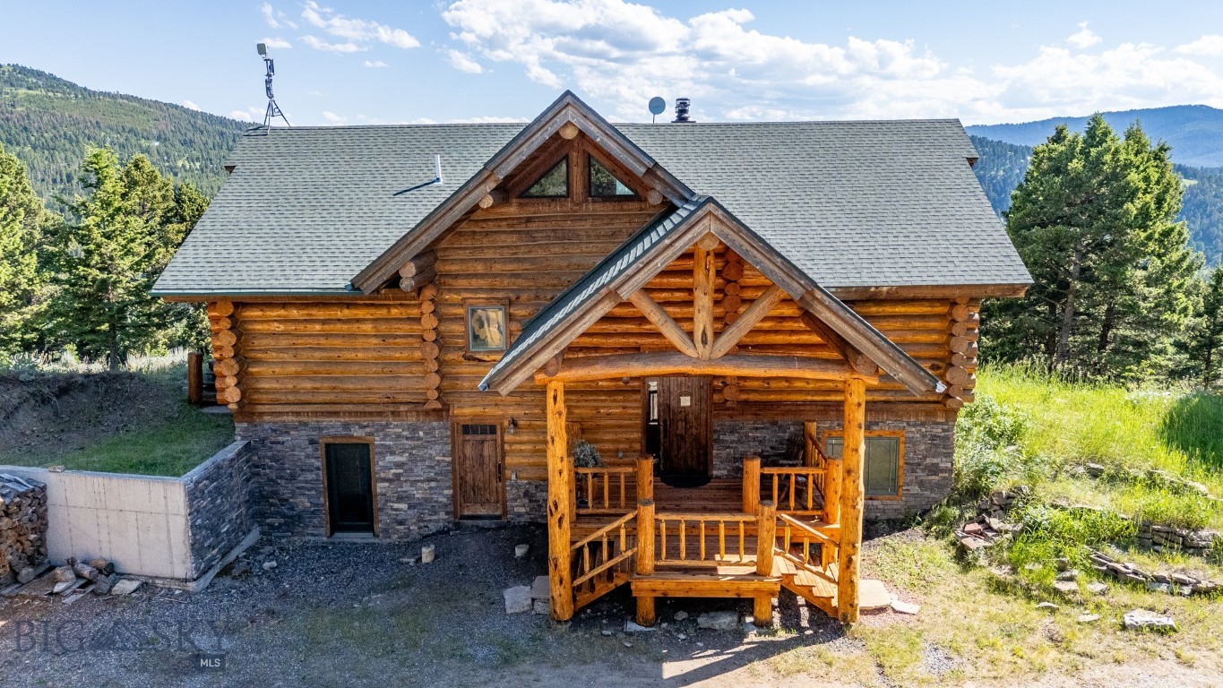 1062 Johnny Martinez Trail