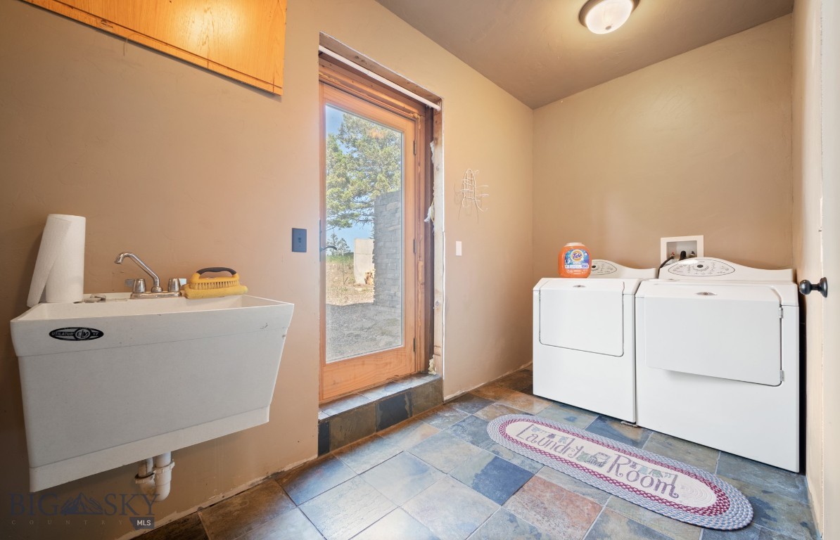 1062 Johnny Martinez Trail