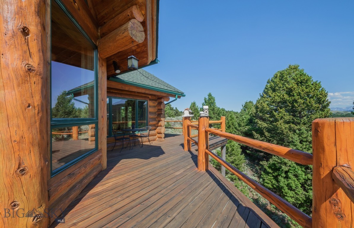1062 Johnny Martinez Trail