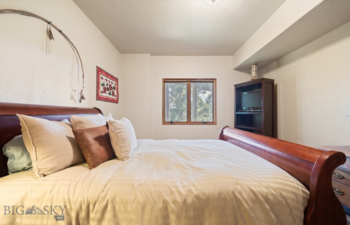 1062 Johnny Martinez Trail