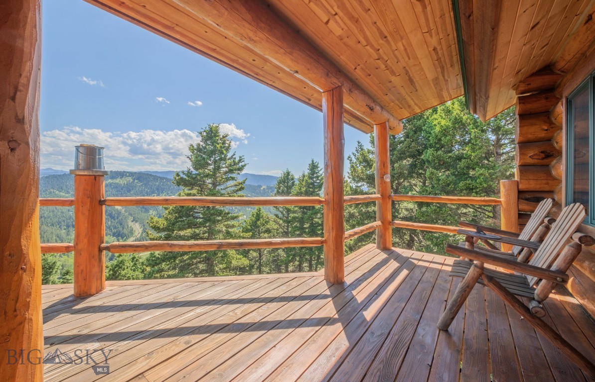 1062 Johnny Martinez Trail