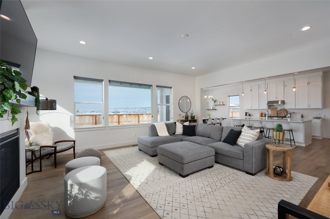 1605 Wyatt Earp Court