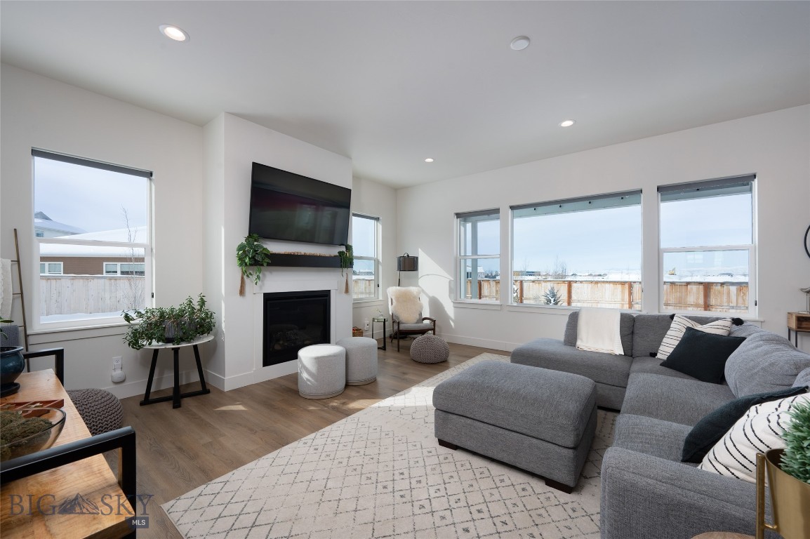 1605 Wyatt Earp Court