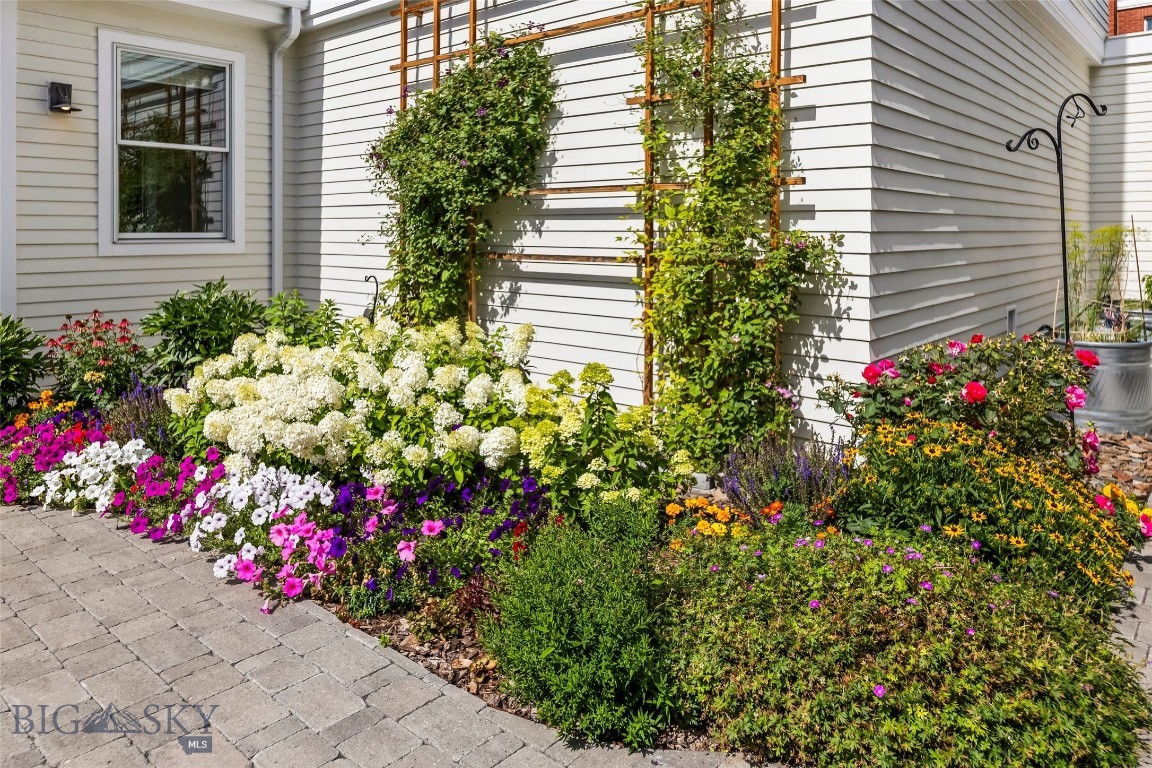 102 Village Downtown Boulevard