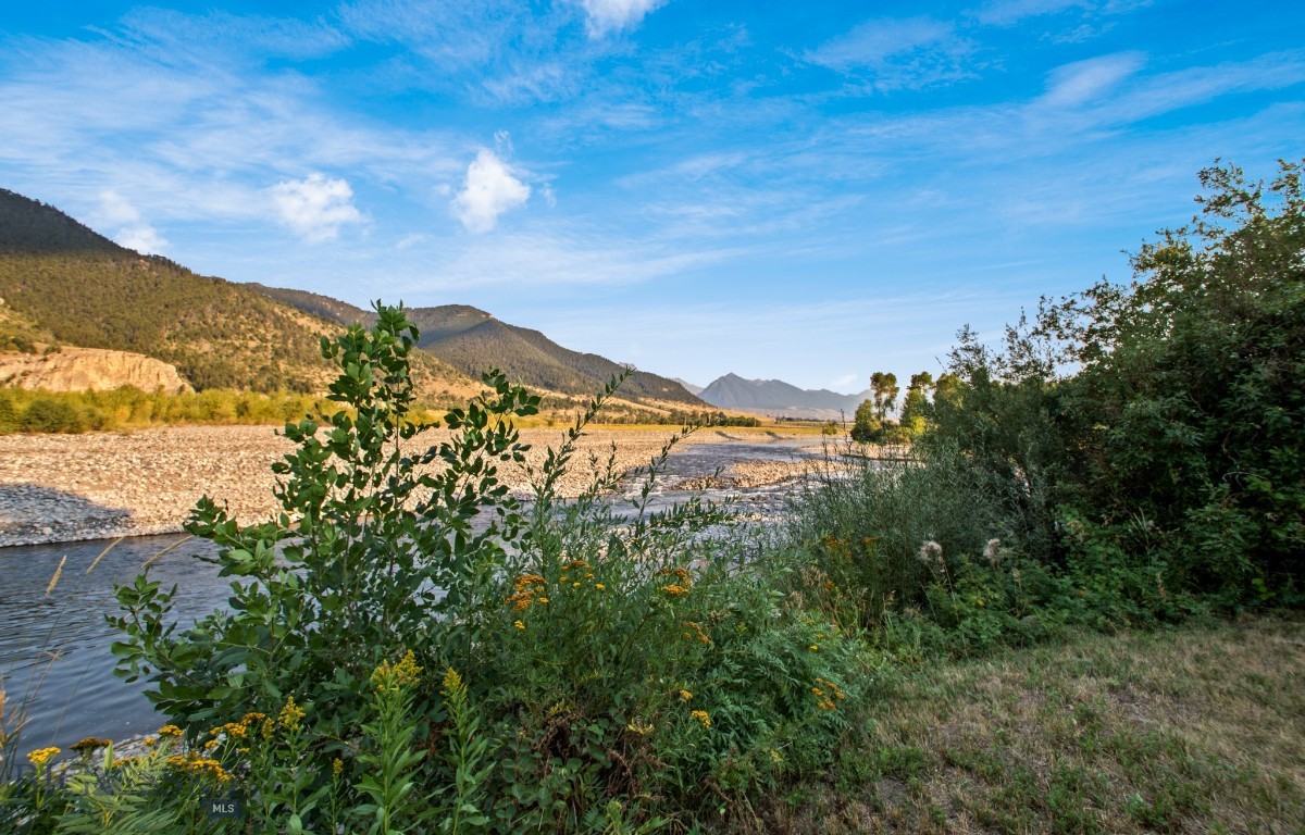 4948 US Highway 89 S