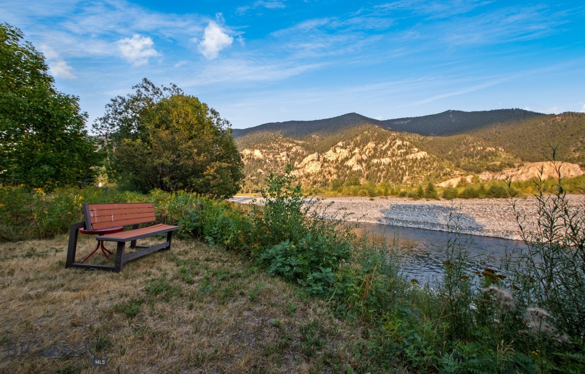 4948 US Highway 89 S