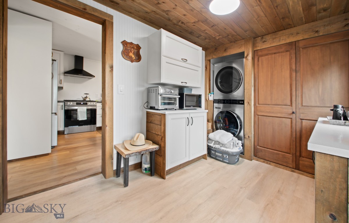 4948 US Highway 89 S