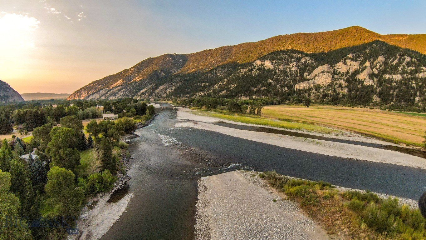 4948 US Highway 89 S